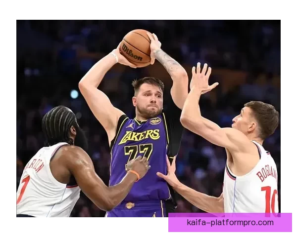 湖人遭遇惨败创队史纪录三战雷霆总输八十一分震惊全美